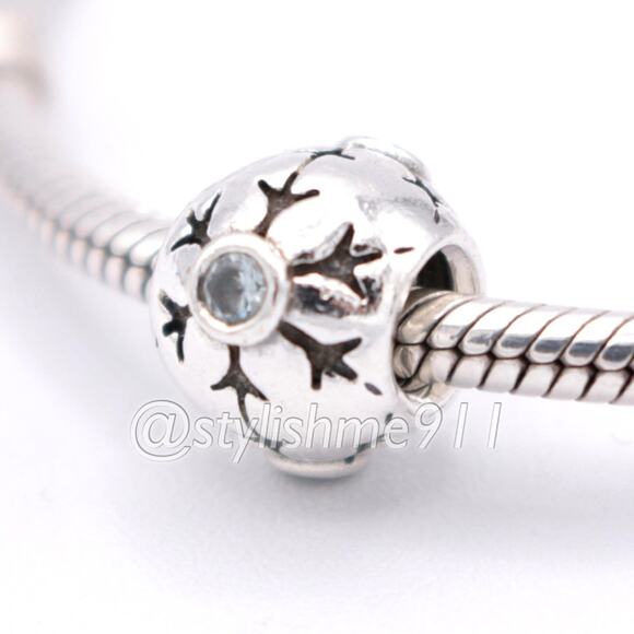 Authentic PANDORA Snowflake Charm - 790367CZA - Picture 3 of 12